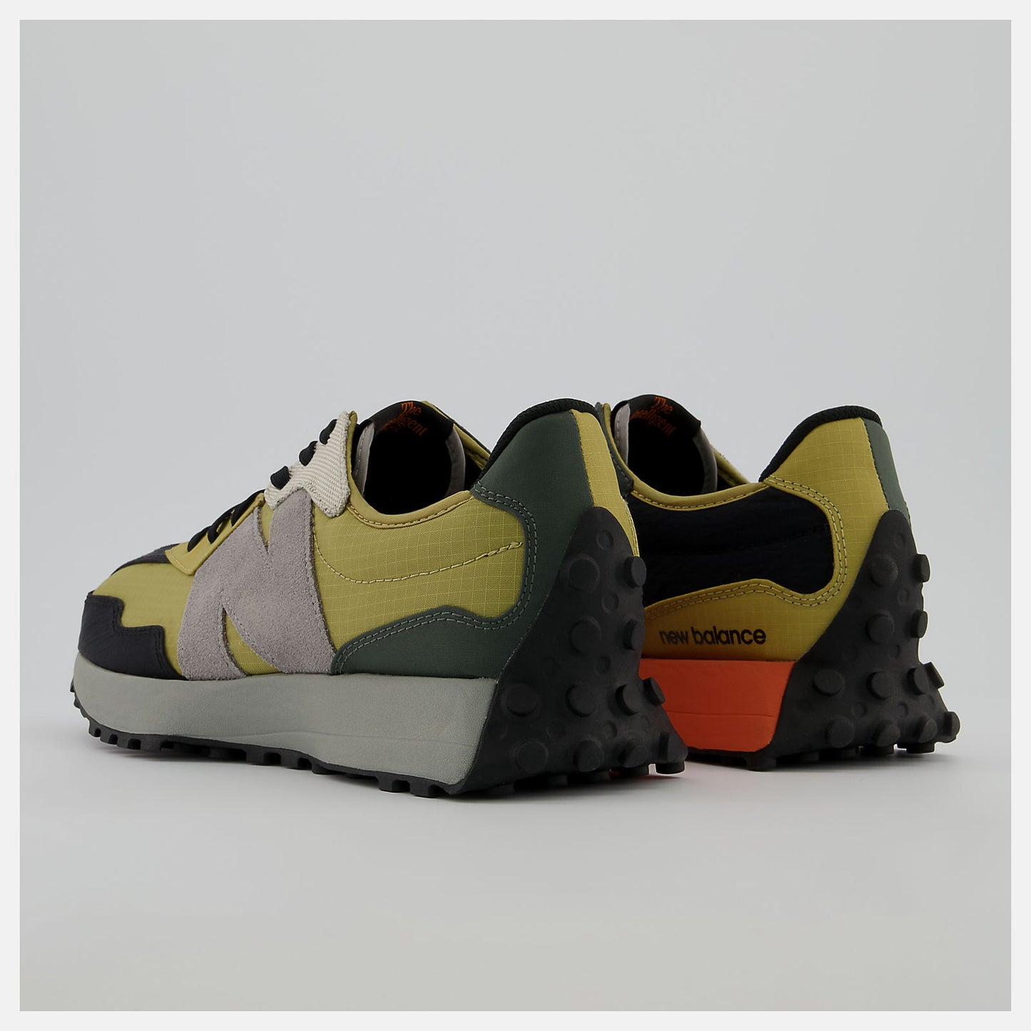327 | New Balance Shoes - Men