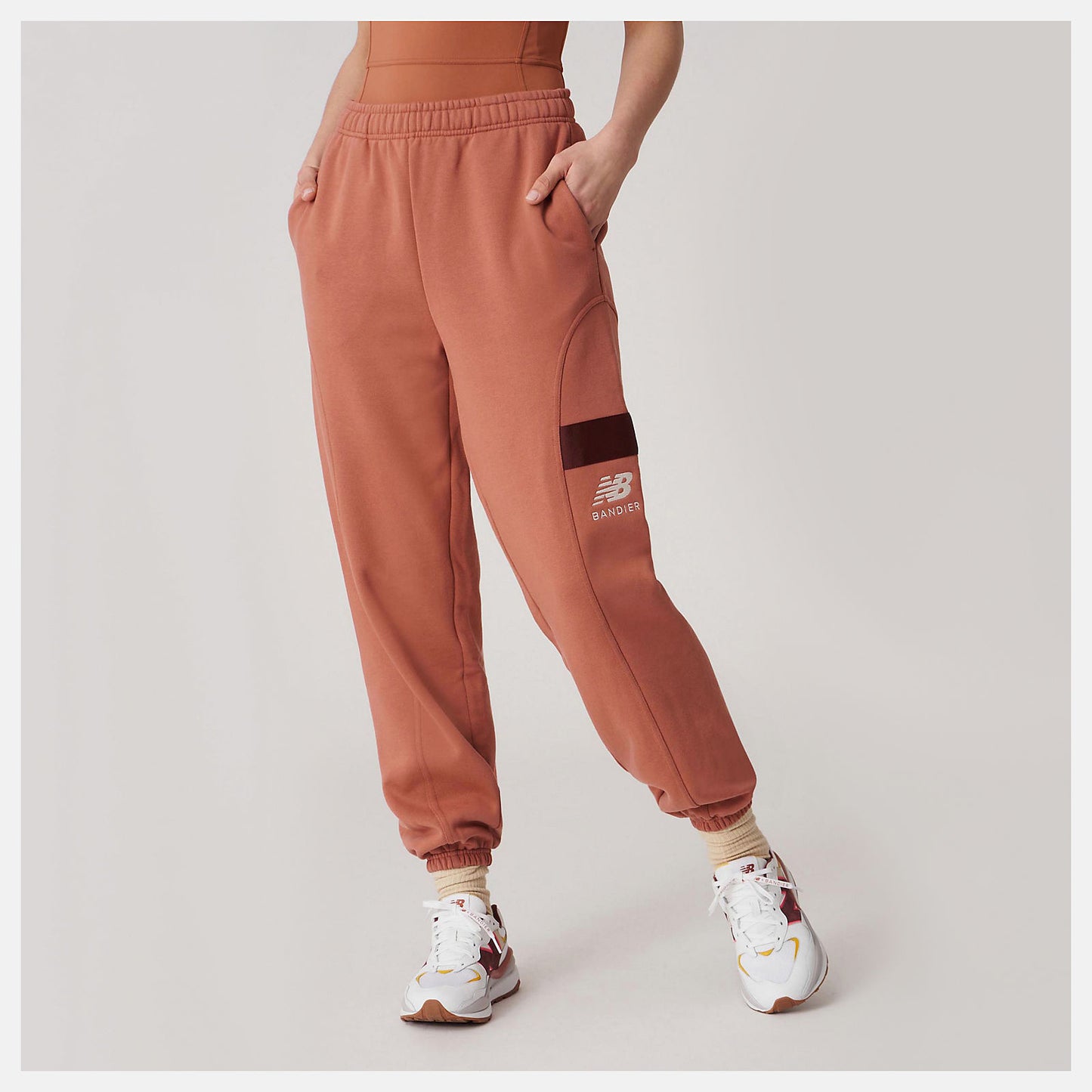 Bandier Fleece Jogger | New Balance Clothing - Women