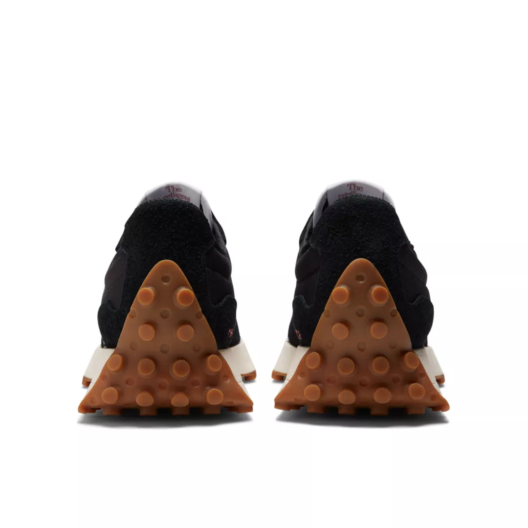 327 - New Balance Shoes