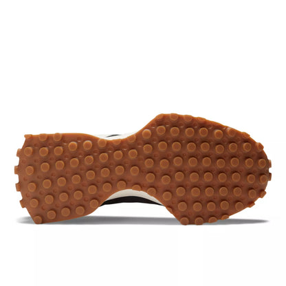 327 - New Balance Shoes