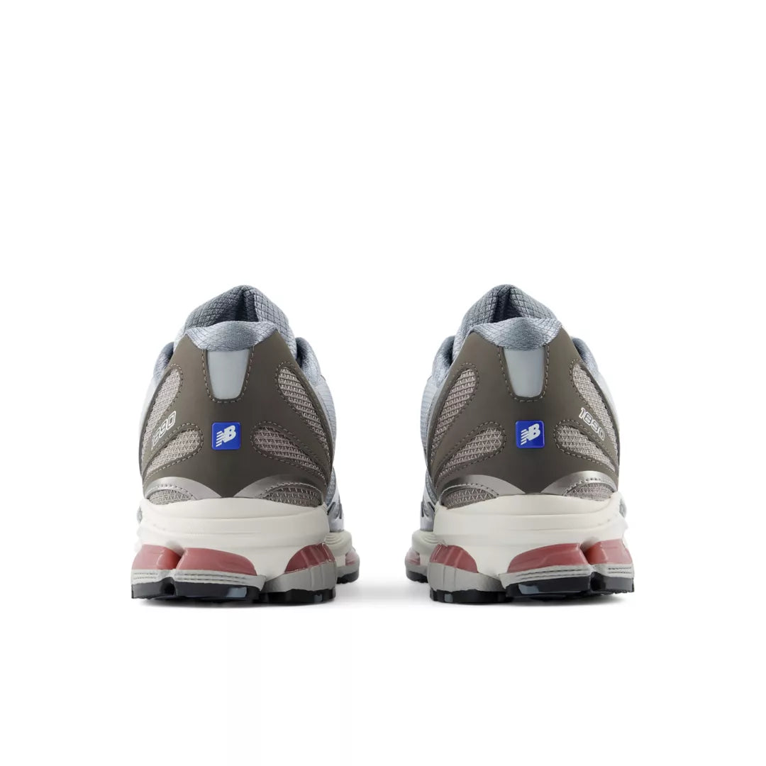 1890 - New Balance Shoes
