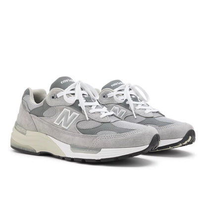 Grey with GREY 006 and WHITE,M6 / W7.5,Standard (D)