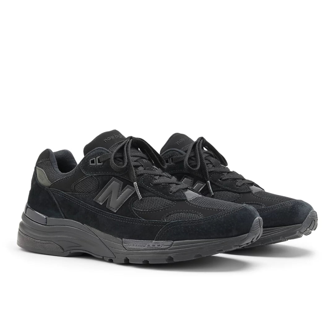 BLACK with Black,M6 / W7.5,Standard (D)