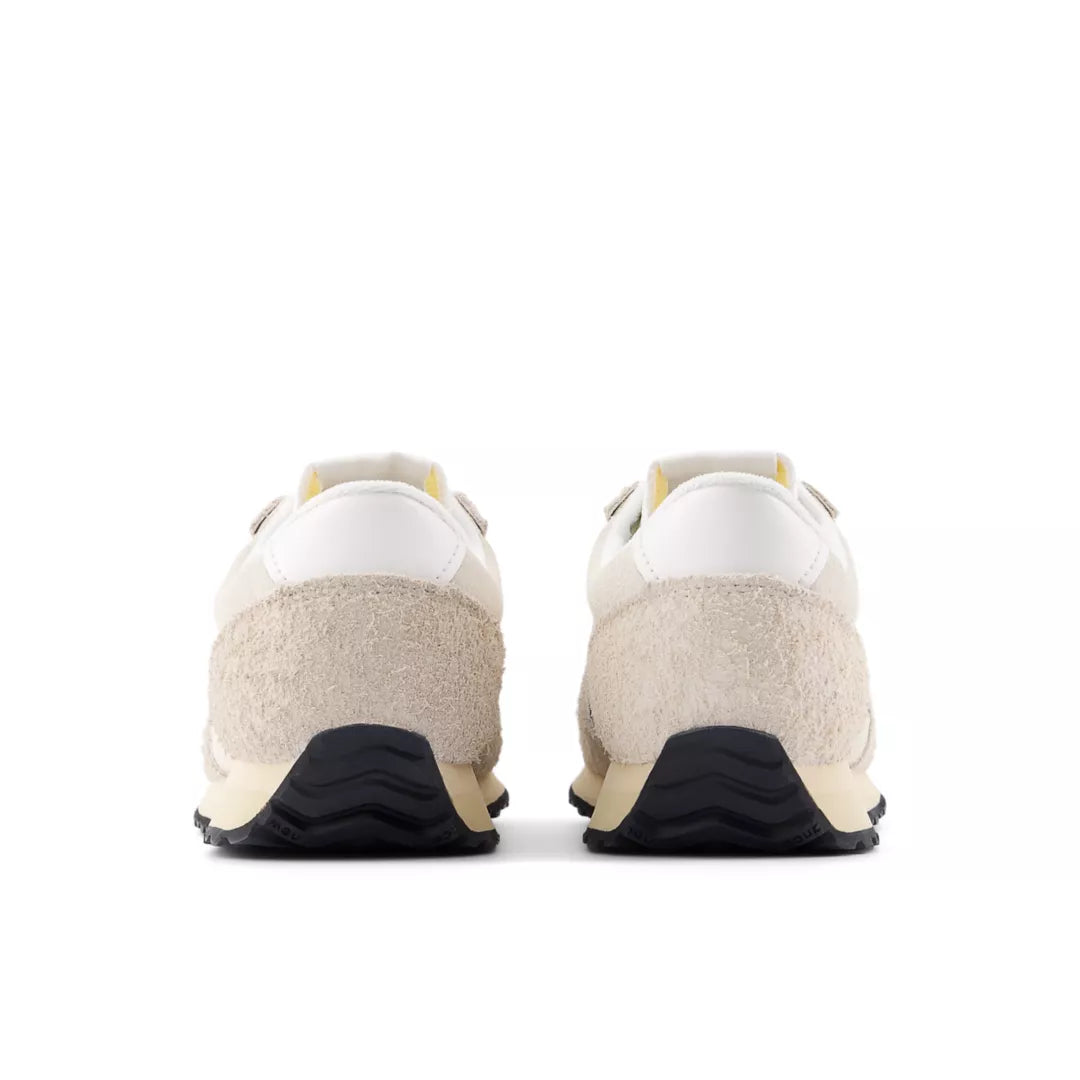 471 - New Balance Shoes