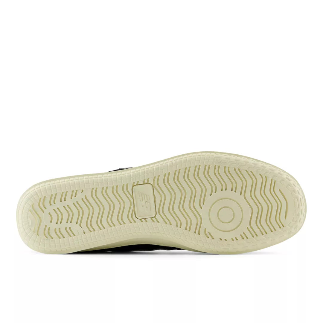 T500 - New Balance Shoes