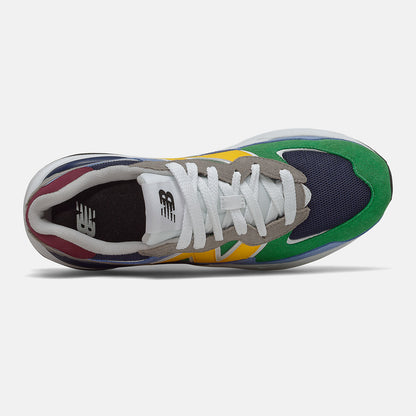 57/40 | New Balance Shoes - Women / Men