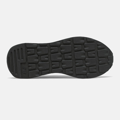 57/40 | New Balance Shoes - Women / Men