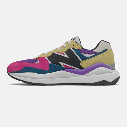 57/40 | New Balance Shoes - Women / Men