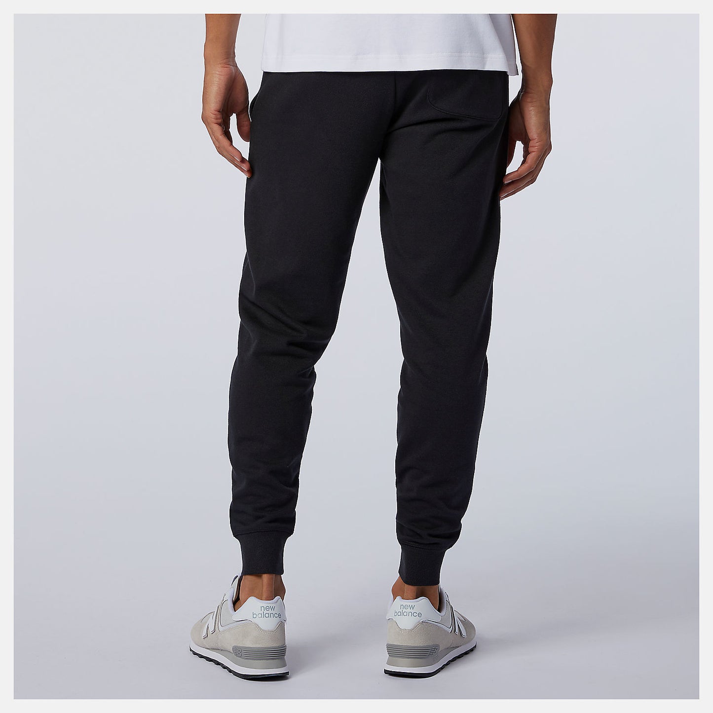 New Balance Outlet - Essentials Stacked Logo Sweatpant
