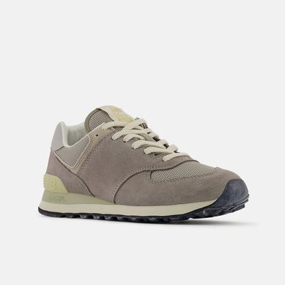 574 Un-N-Ding | New Balance Shoes - Women / Men
