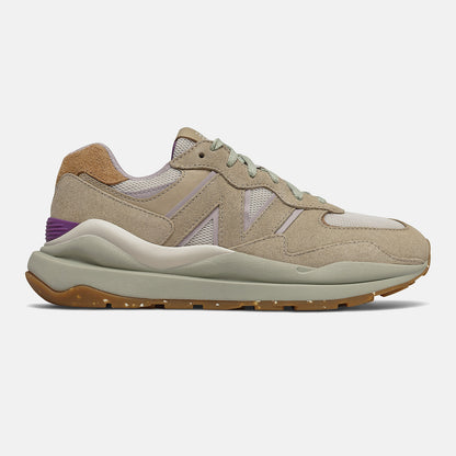 57/40 | New Balance Shoes - Women