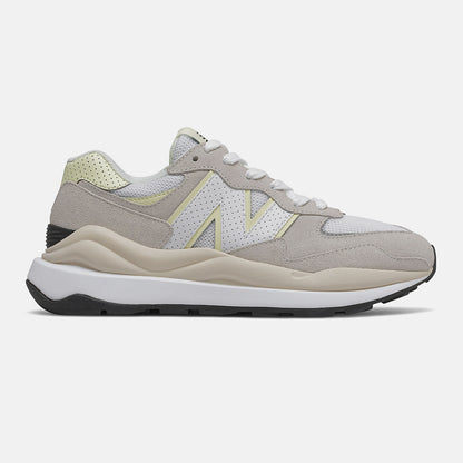 57/40 | New Balance Shoes - Women