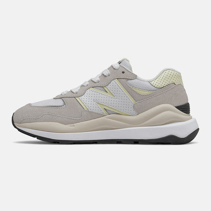 57/40 | New Balance Shoes - Women