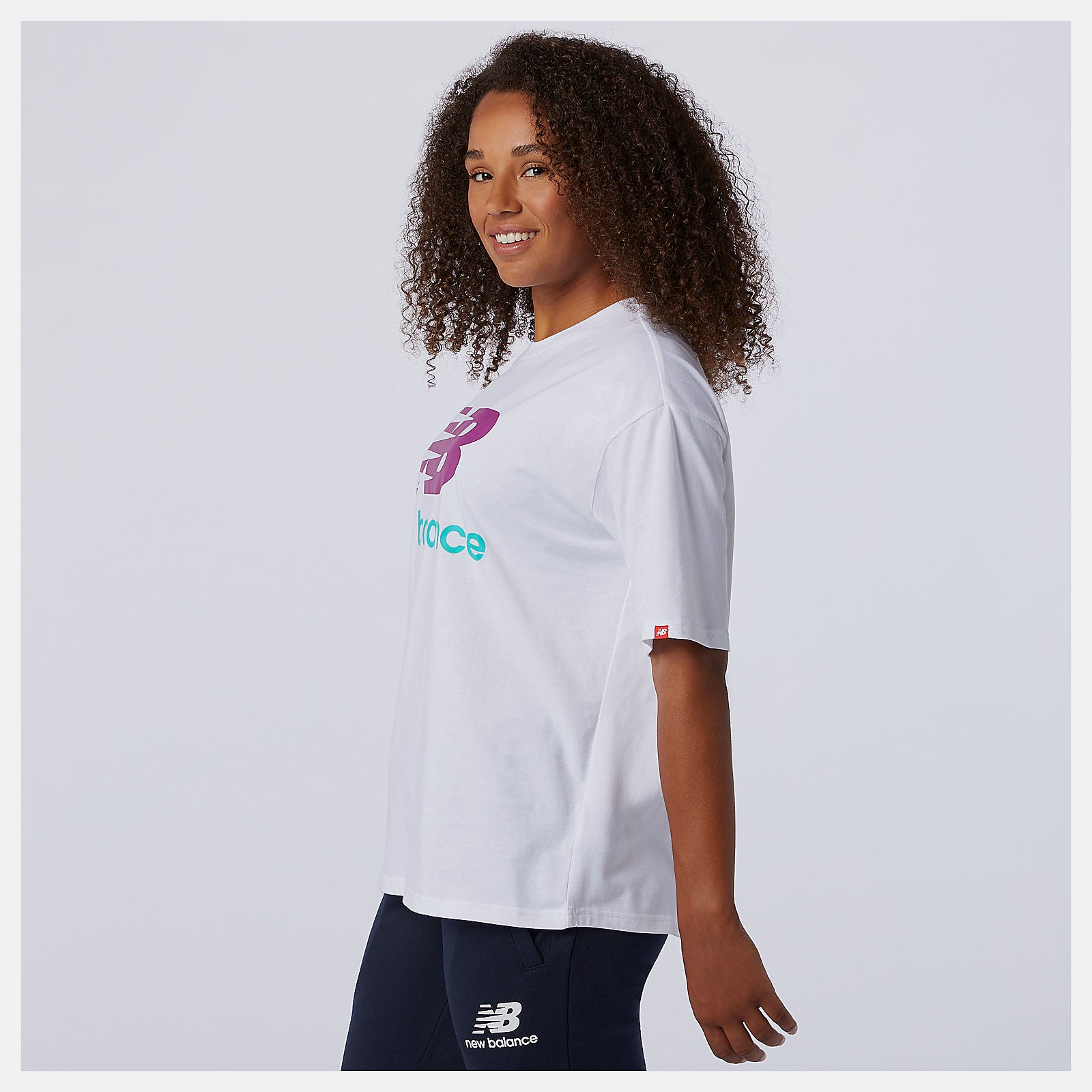 New Balance Outlet - NB Essentials Stacked Logo Tee