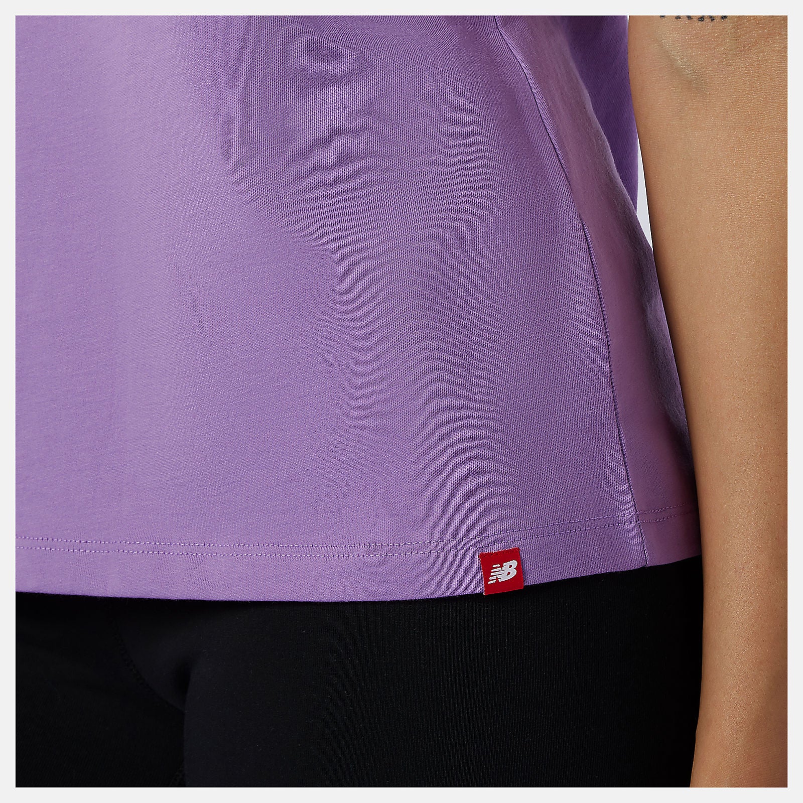 New Balance Outlet - Essentials Stacked Logo Tee